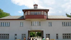 Tour cáp treo CabriO đến núi Stanserhorn từ Zurich